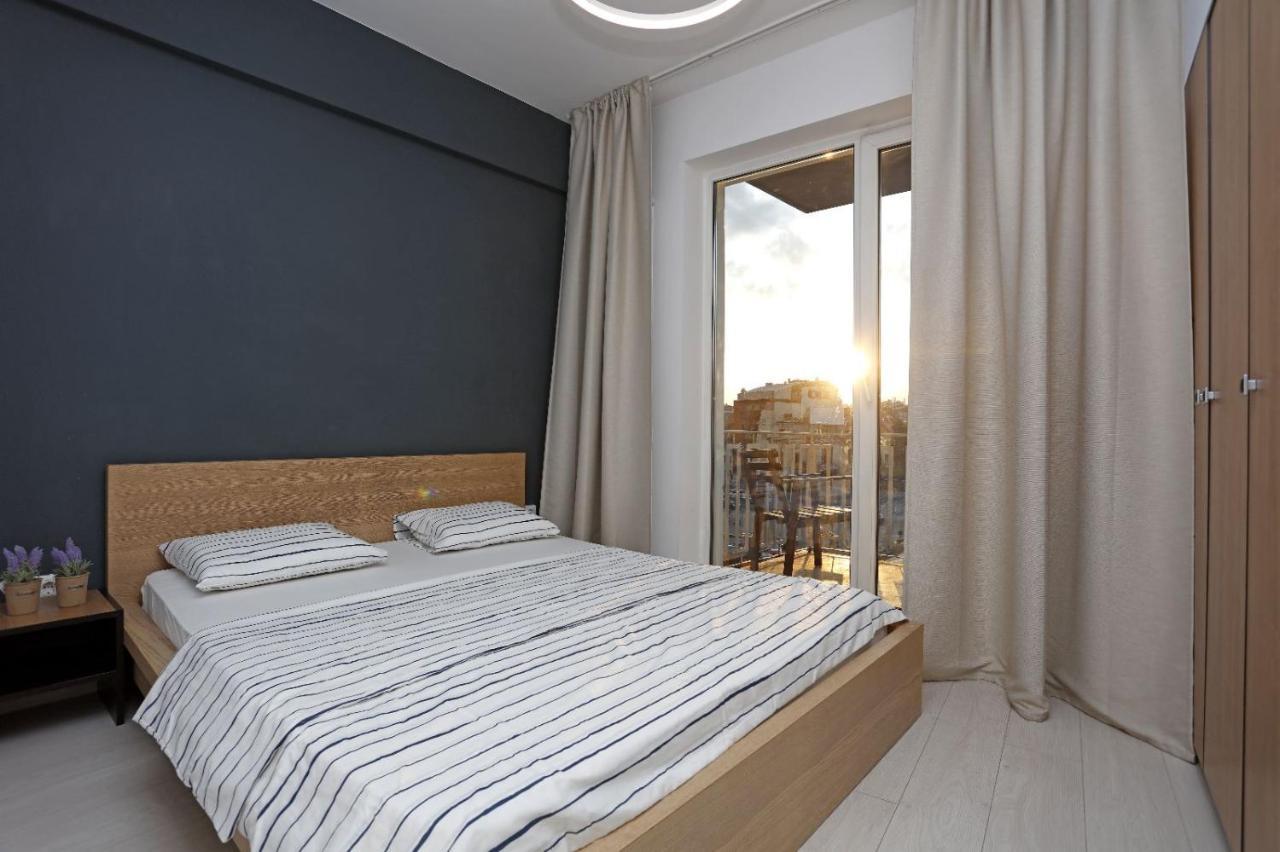 2 Bedroom Apartment With Amazing View In City Center Boekarest Buitenkant foto